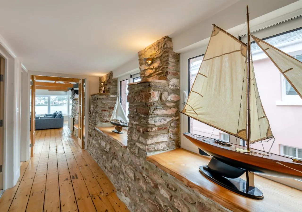 Beacon Boathouse * Dartmouth