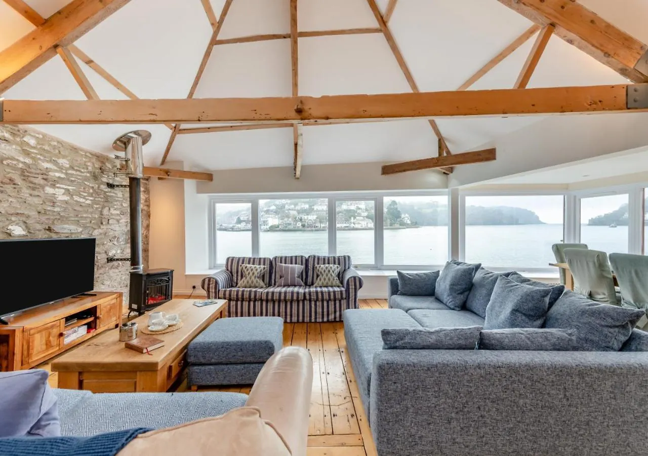 Beacon Boathouse Holiday home