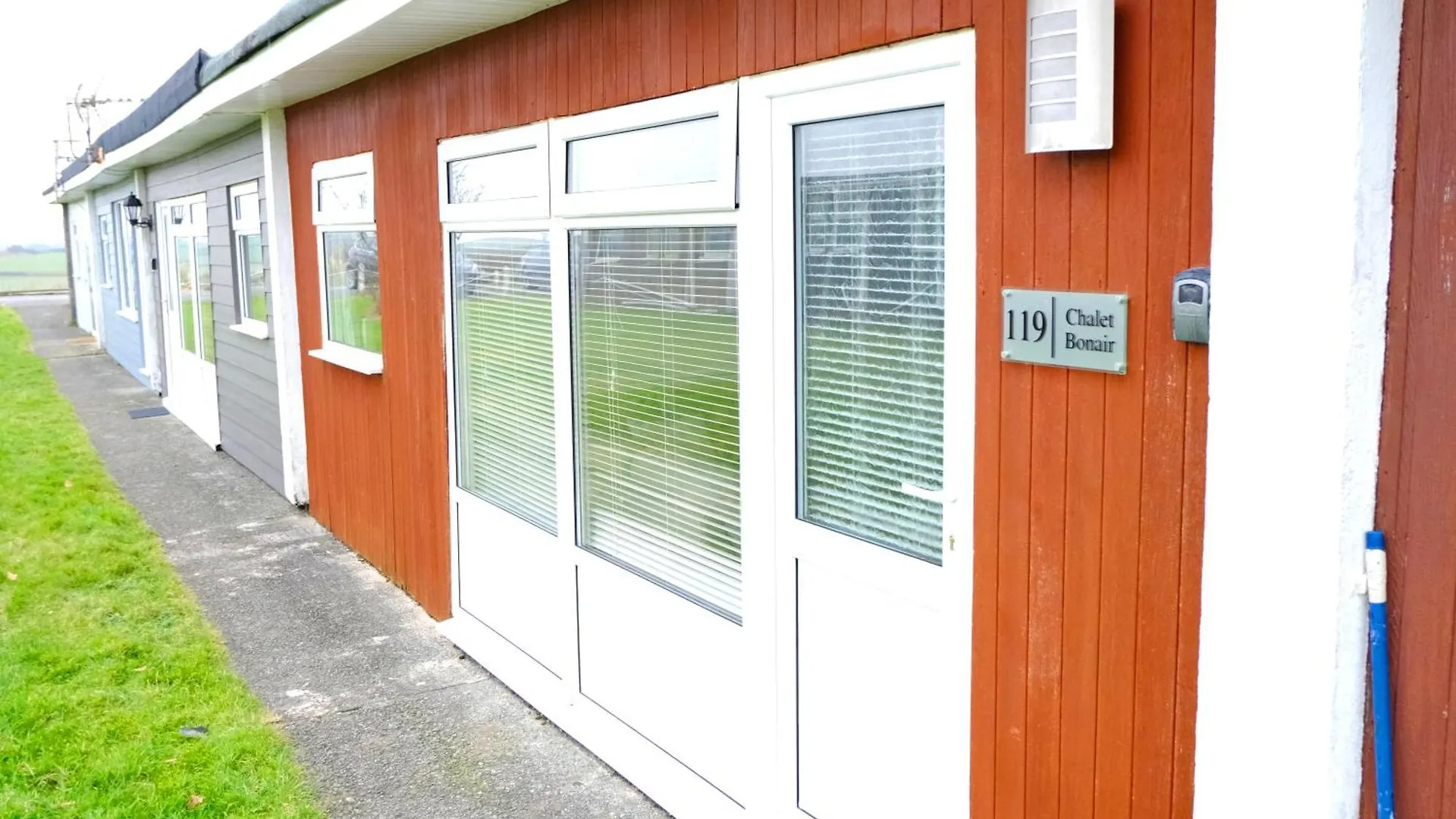 Bonair Spacious Comfortable 2 Bedroom Sleeping 4 Chalet