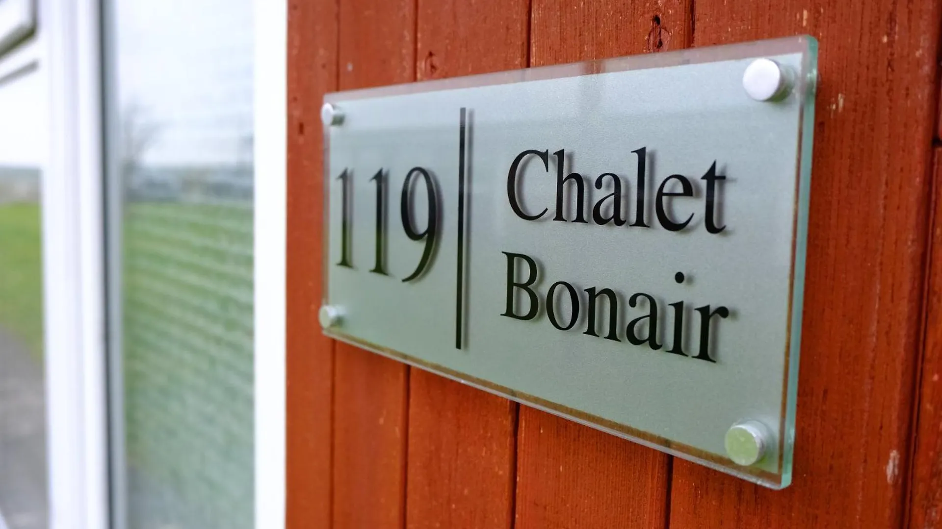 Bonair Spacious Comfortable 2 Bedroom Sleeping 4 Chalet Dartmouth