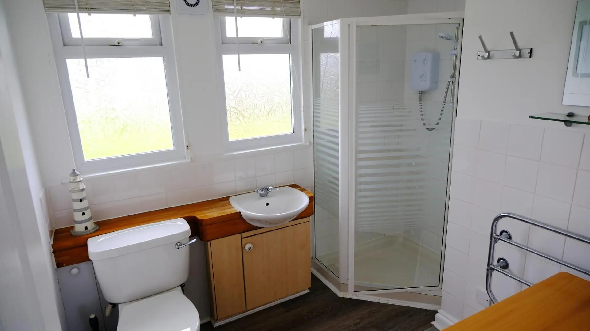 Bonair Spacious Comfortable 2 Bedroom Sleeping 4 Chalet Dartmouth