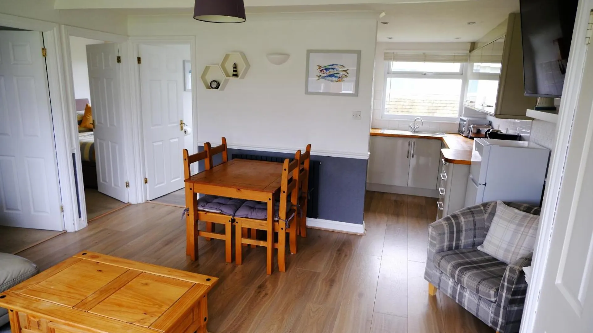 Bonair Spacious Comfortable 2 Bedroom Sleeping 4 Chalet