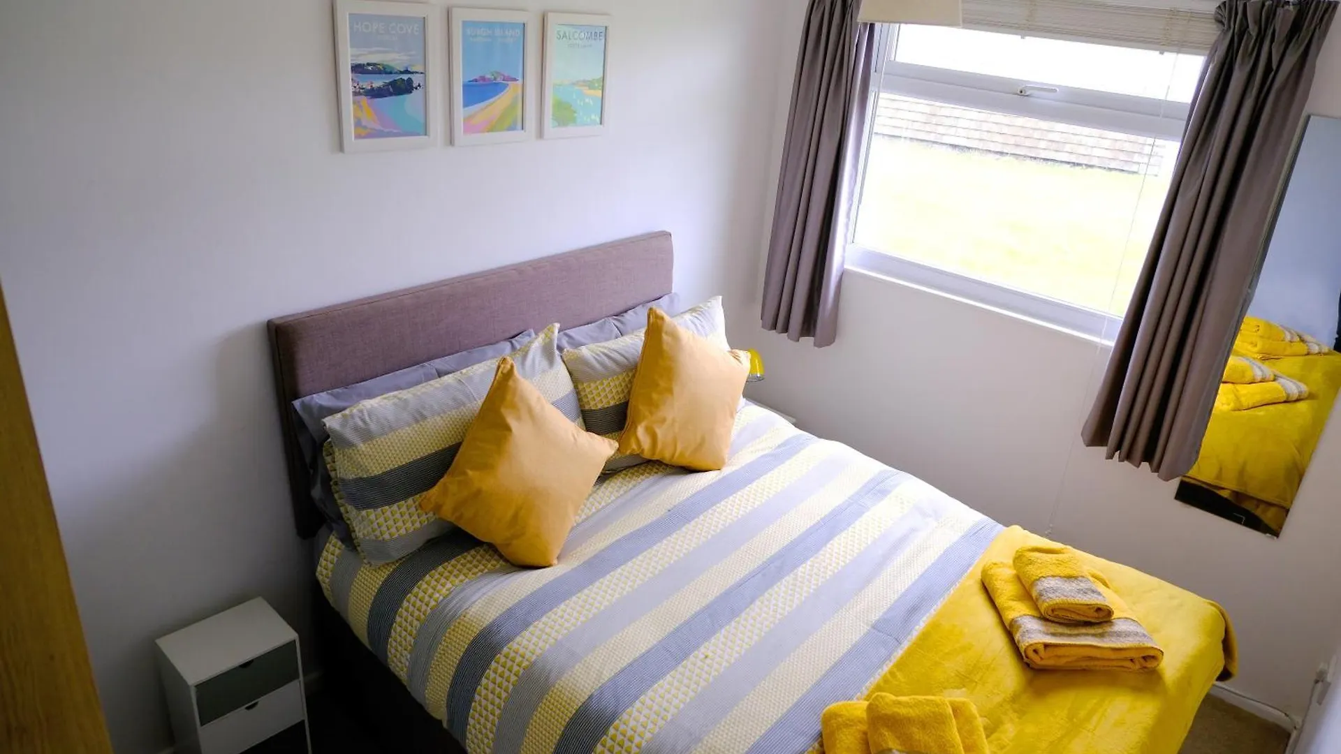 Chalet Bonair Spacious Comfortable 2 Bedroom Sleeping 4