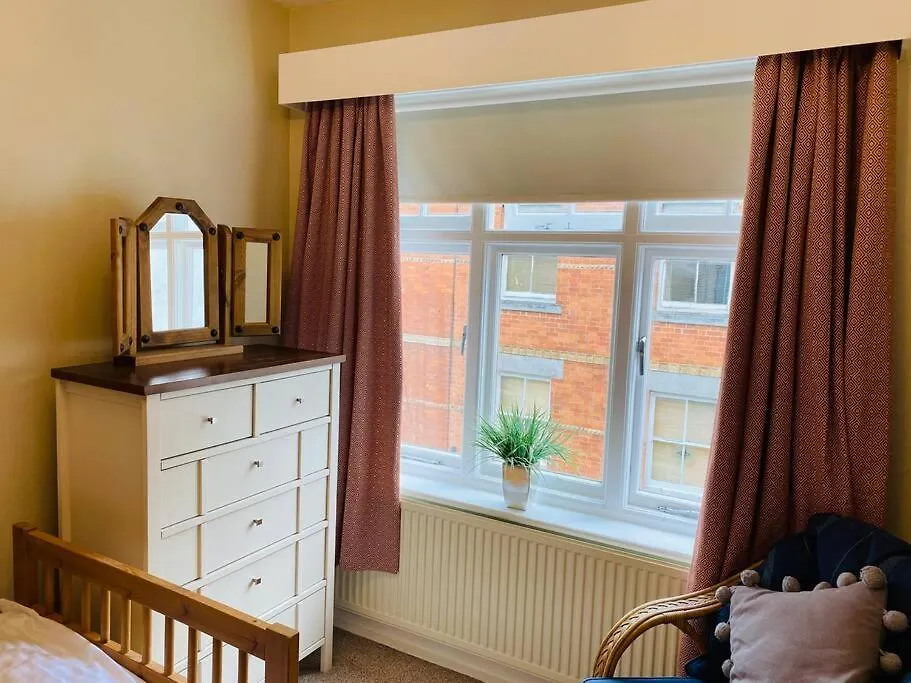 Rockferry 3 Bed + Parking Permit Dartmouth