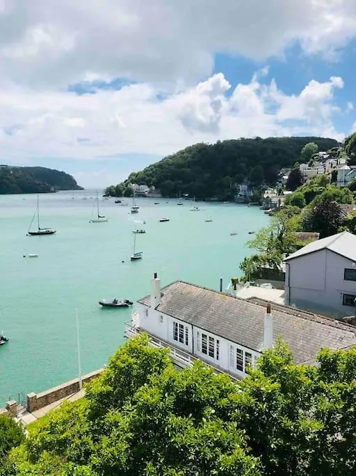 Rockferry 3 Bed + Parking Permit Dartmouth