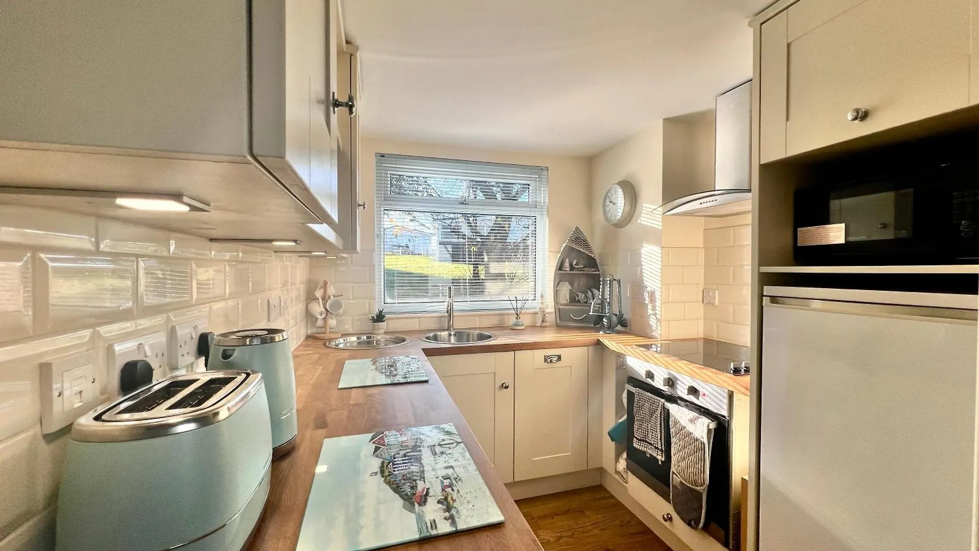 The Bolt Hole, 2 Bed With Rural Views Apartment *