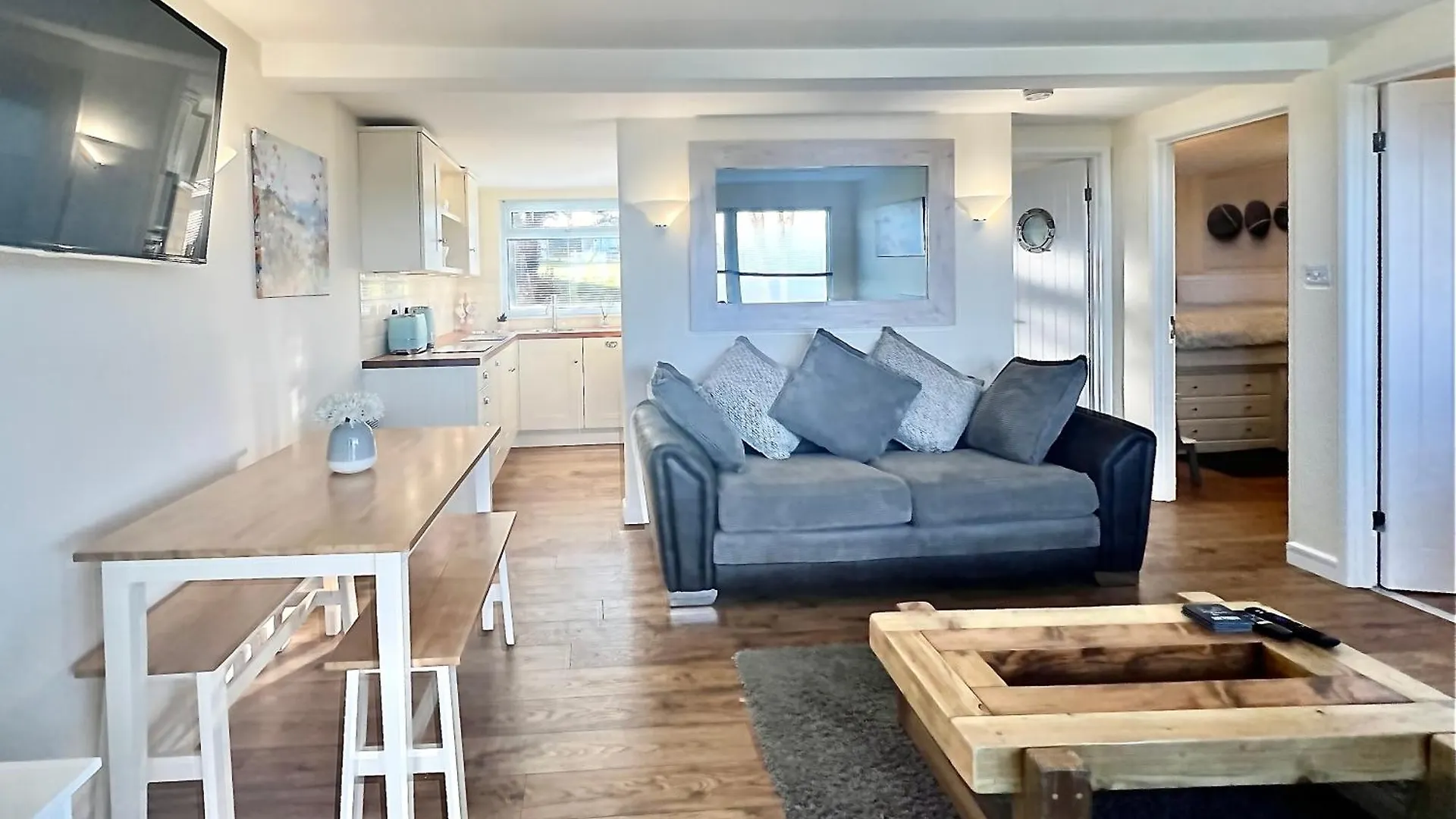 The Bolt Hole, 2 Bed With Rural Views Apartment *