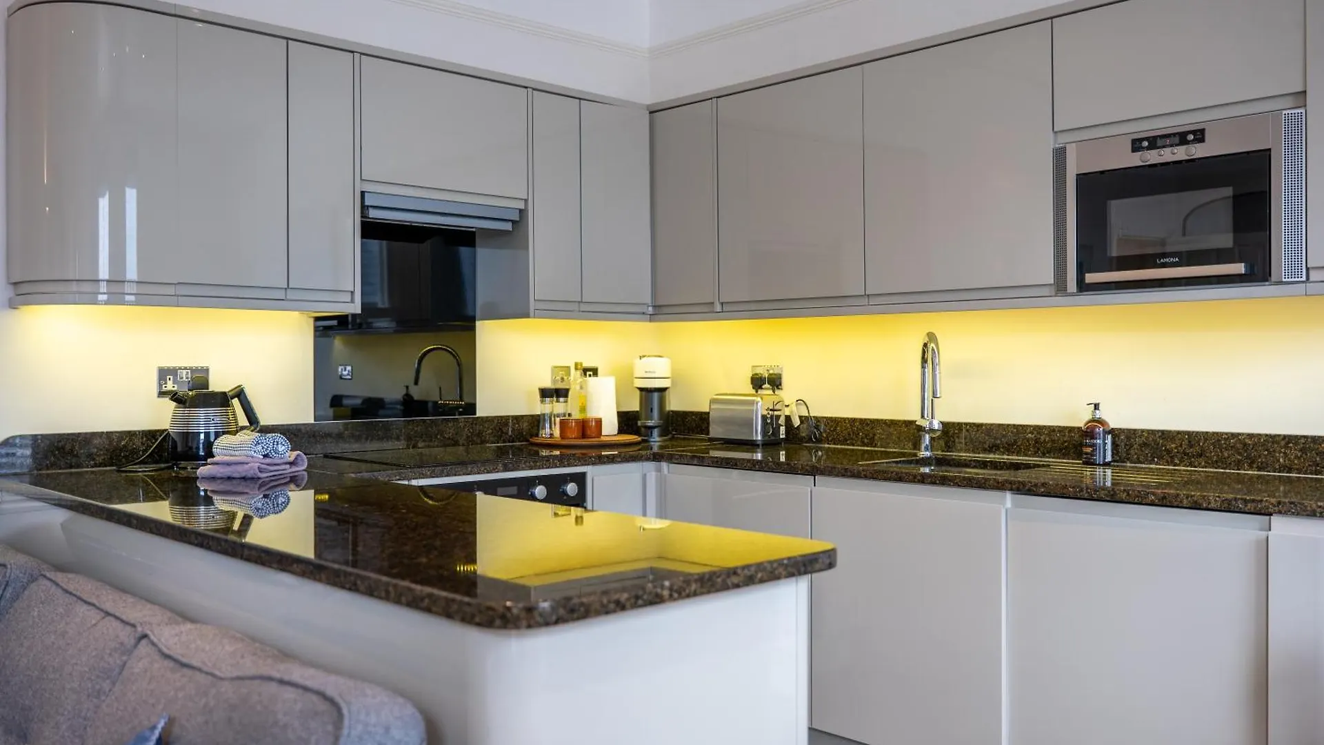 25 Steps - Stylish 2-bed Gem In Apartment Dartmouth
