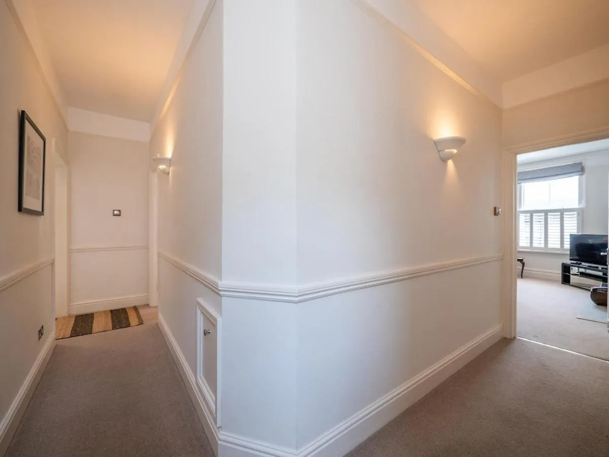 Apartment 25 Steps - Stylish 2-bed Gem In Dartmouth