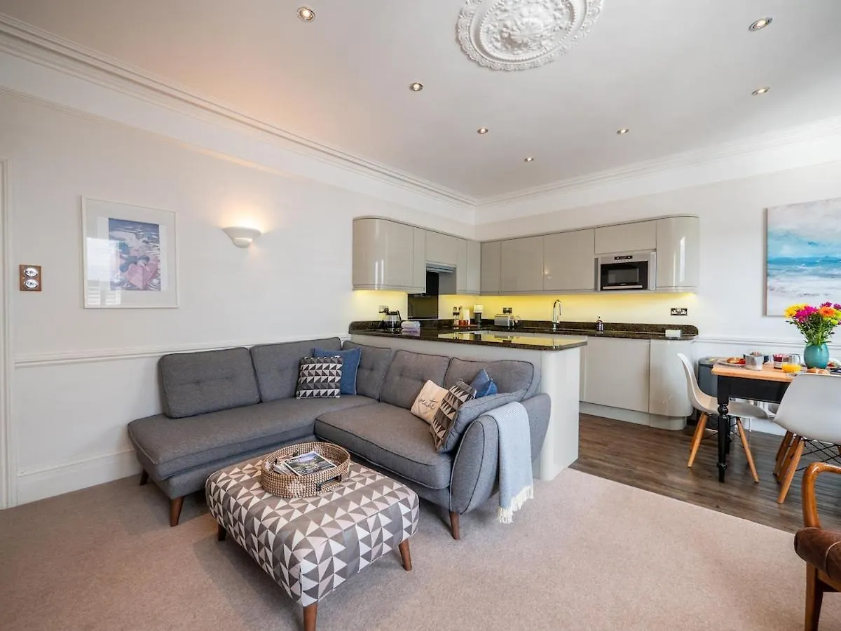 25 Steps - Stylish 2-bed Gem In Apartment *