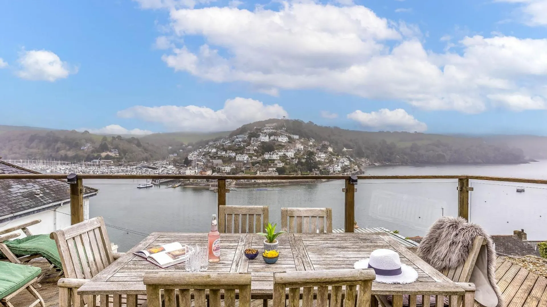 Holiday home Uphigh - Elevated Family With Stunning River Views Dartmouth