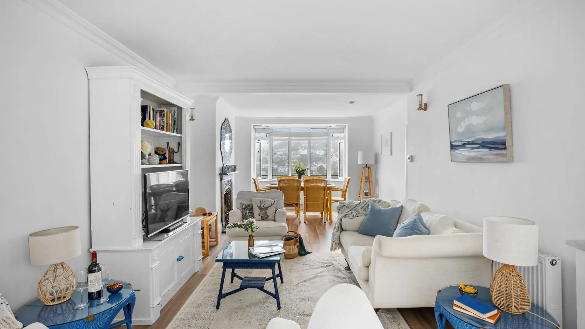 Uphigh - Elevated Family With Stunning River Views *
