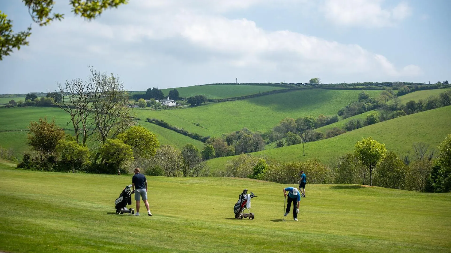 Countryside Retreat On Golf Course Lodge