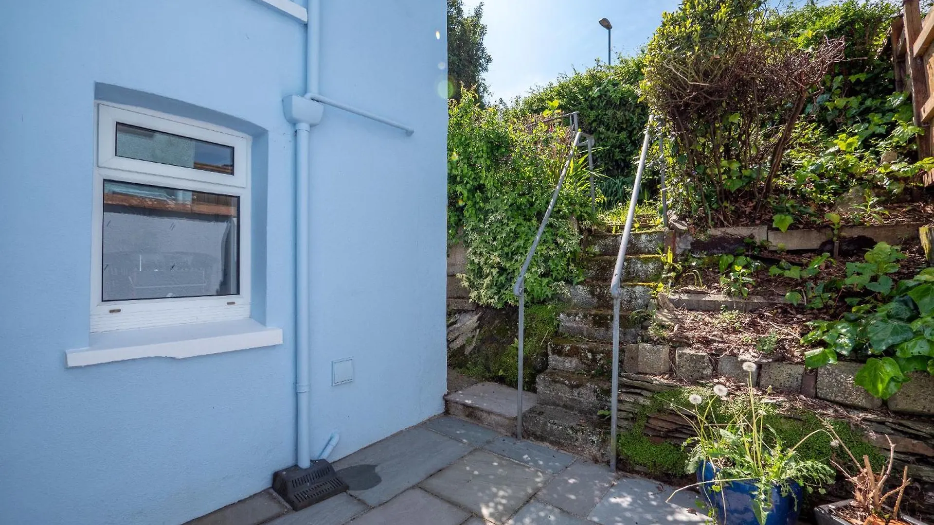 Coastal Escape River Views, Terrace & Parking