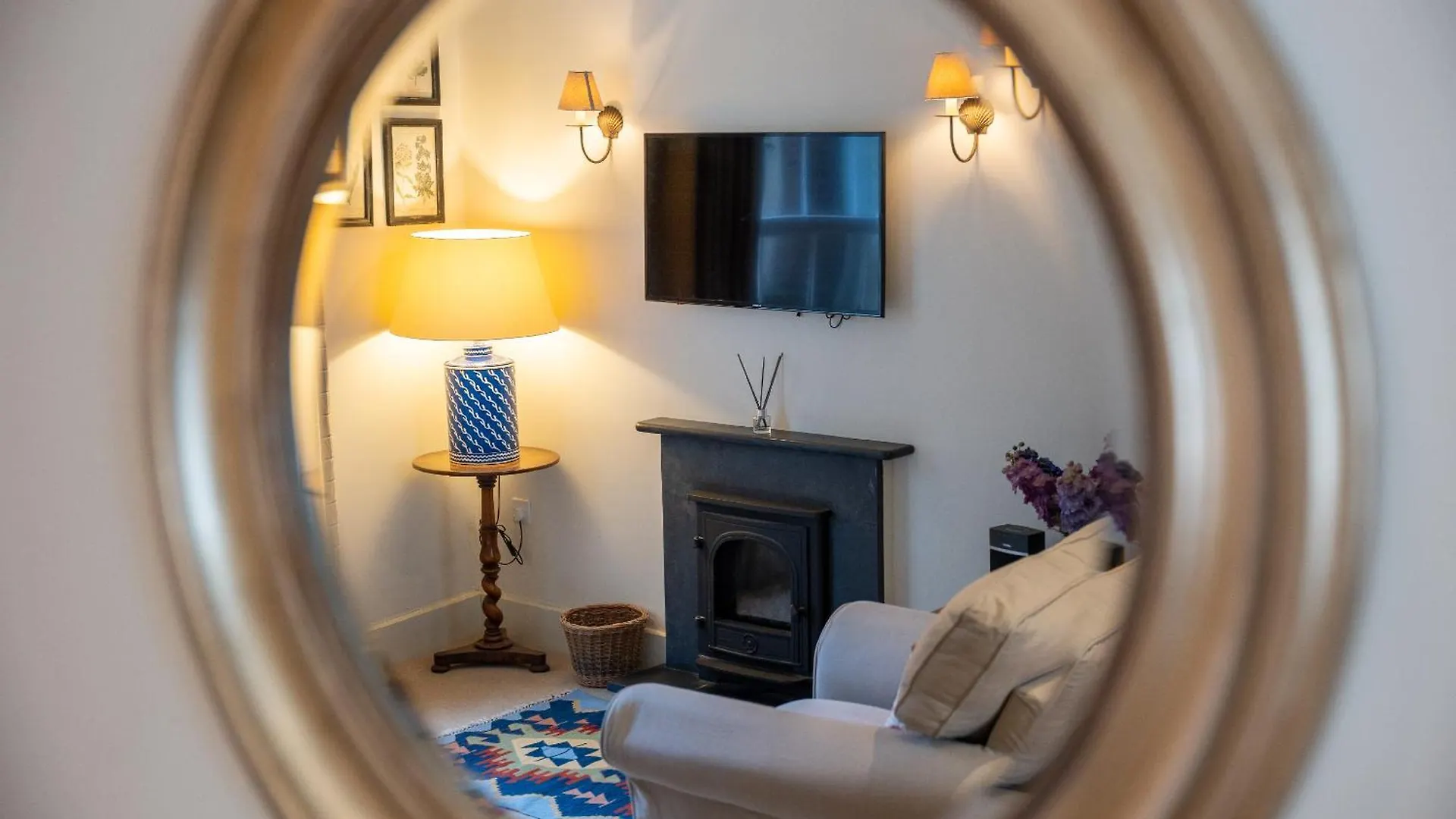 Elegant Couples' Escape In Dartmouth