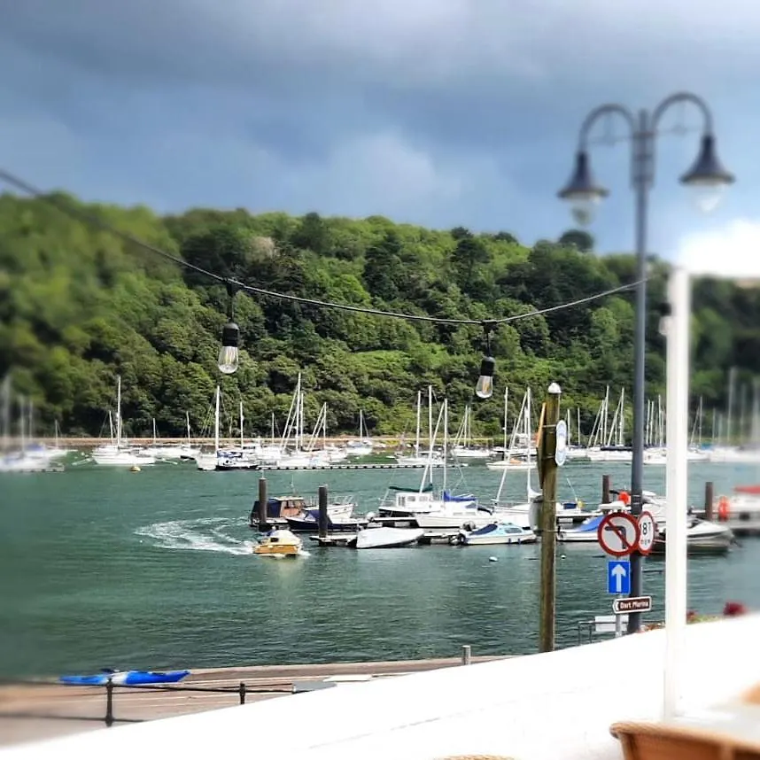 The Floating Bridge Inn Dartmouth