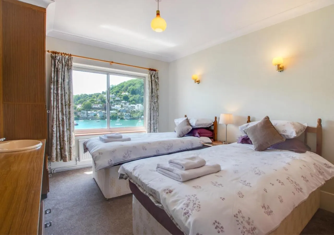 Omega House Apartment *