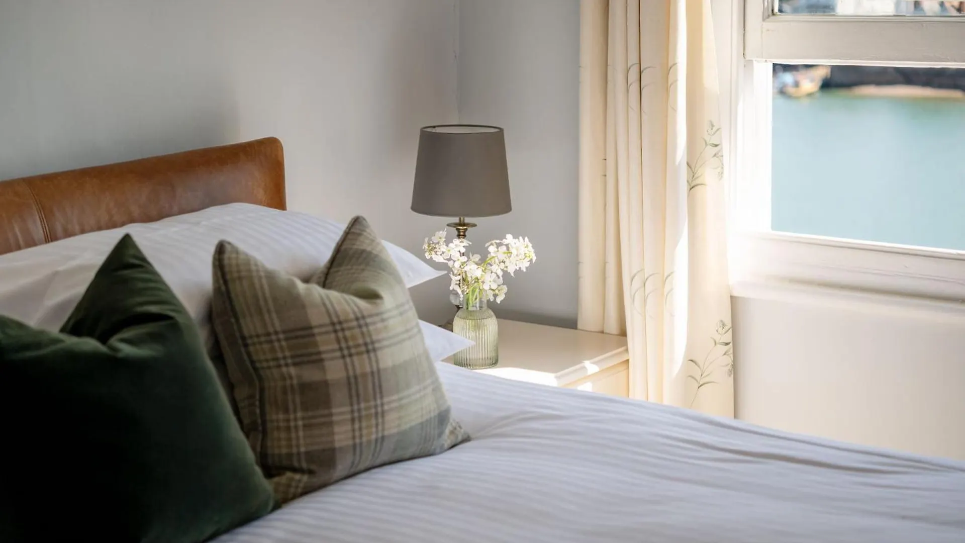 3 Manor House Dartmouth