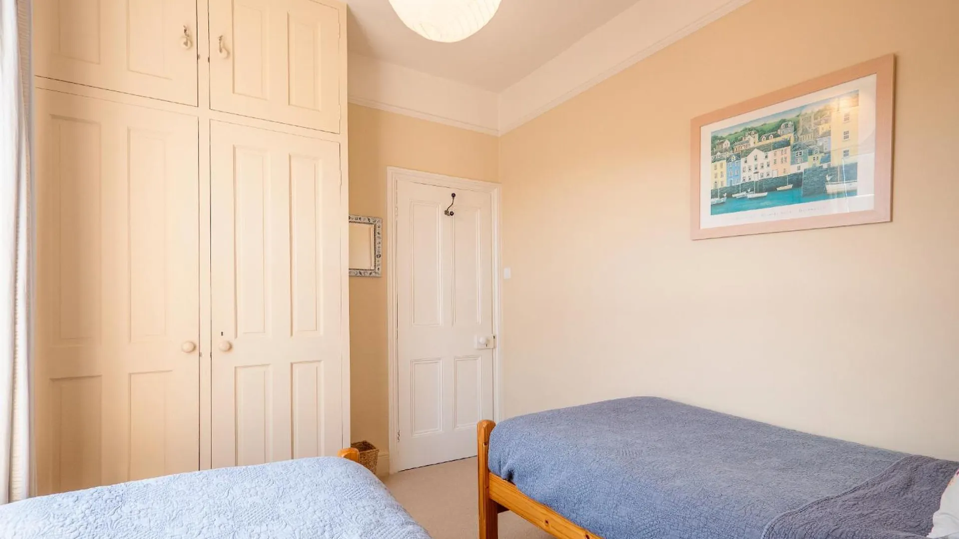 Hideaway, Large Roof Terrace & Views Apartment Dartmouth