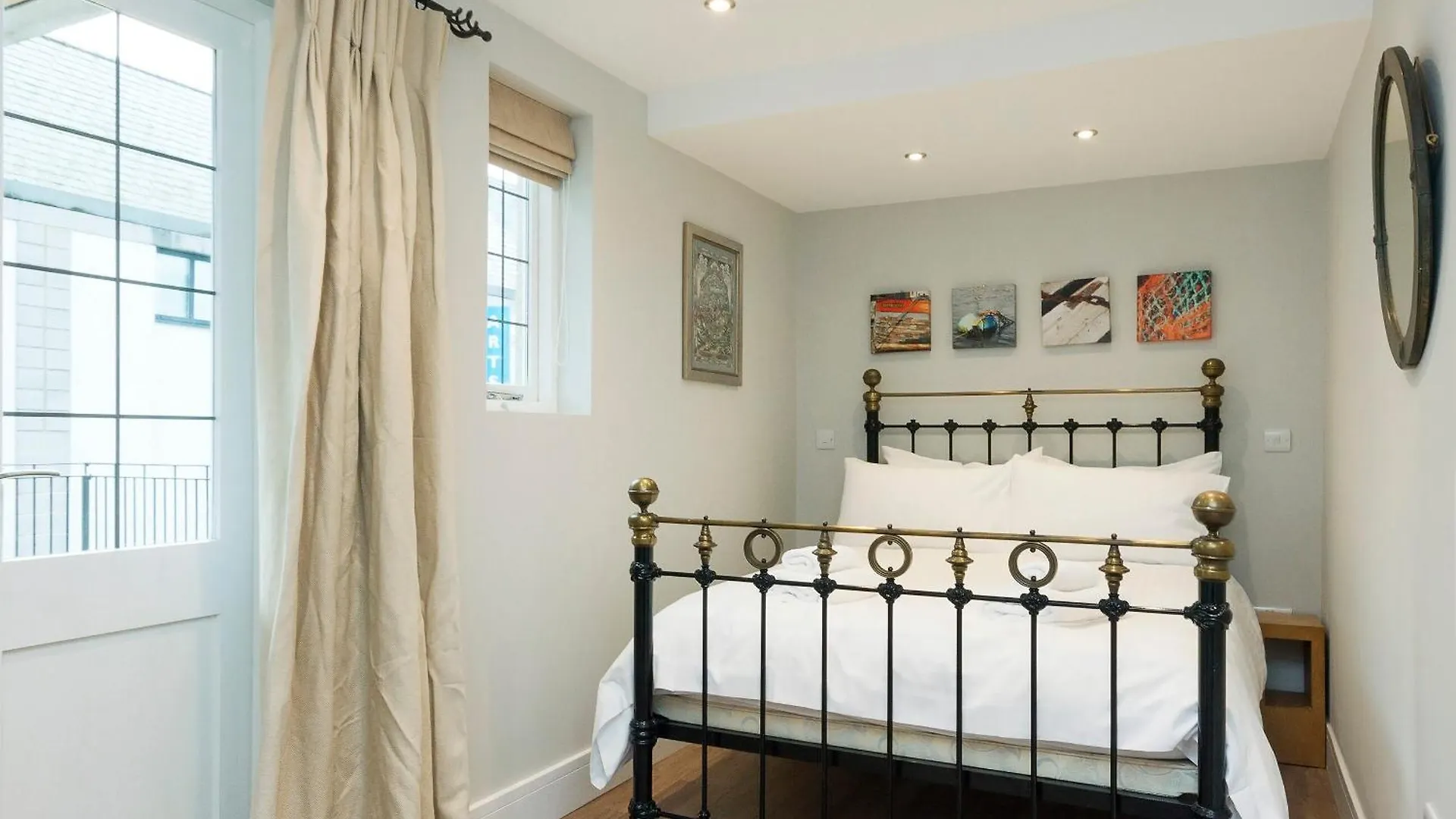 Bank 1 Holiday home *