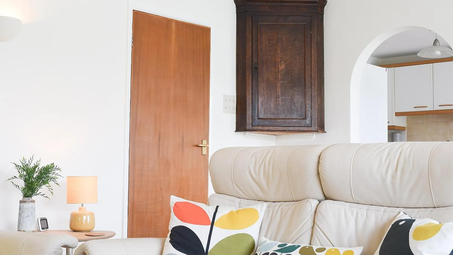 The Mews, Flat 2 * Dartmouth