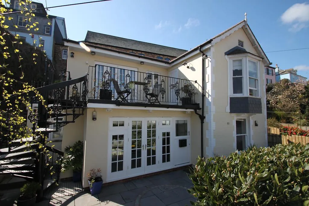 Penzion St Elmo House 4*