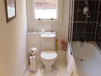 The Victorian House 4*