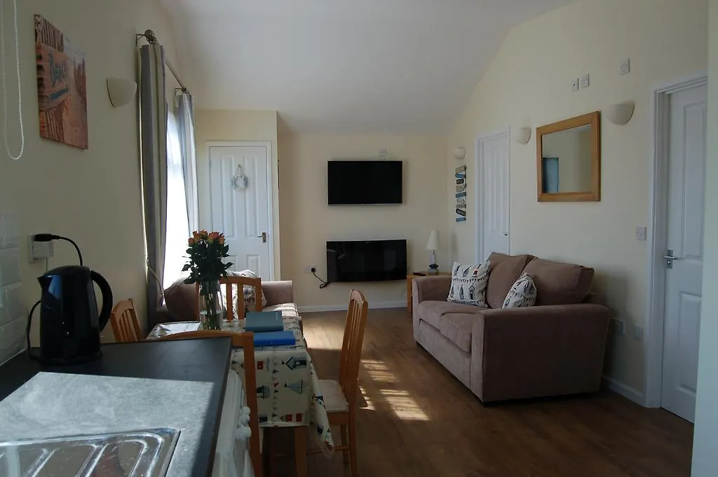 Sunnydaze Holiday Chalet *