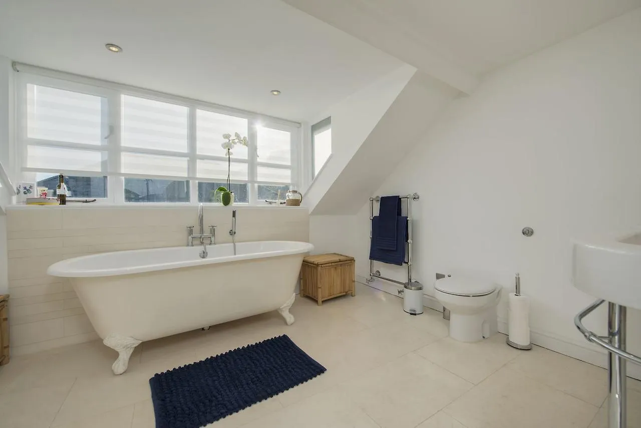 Regatta House