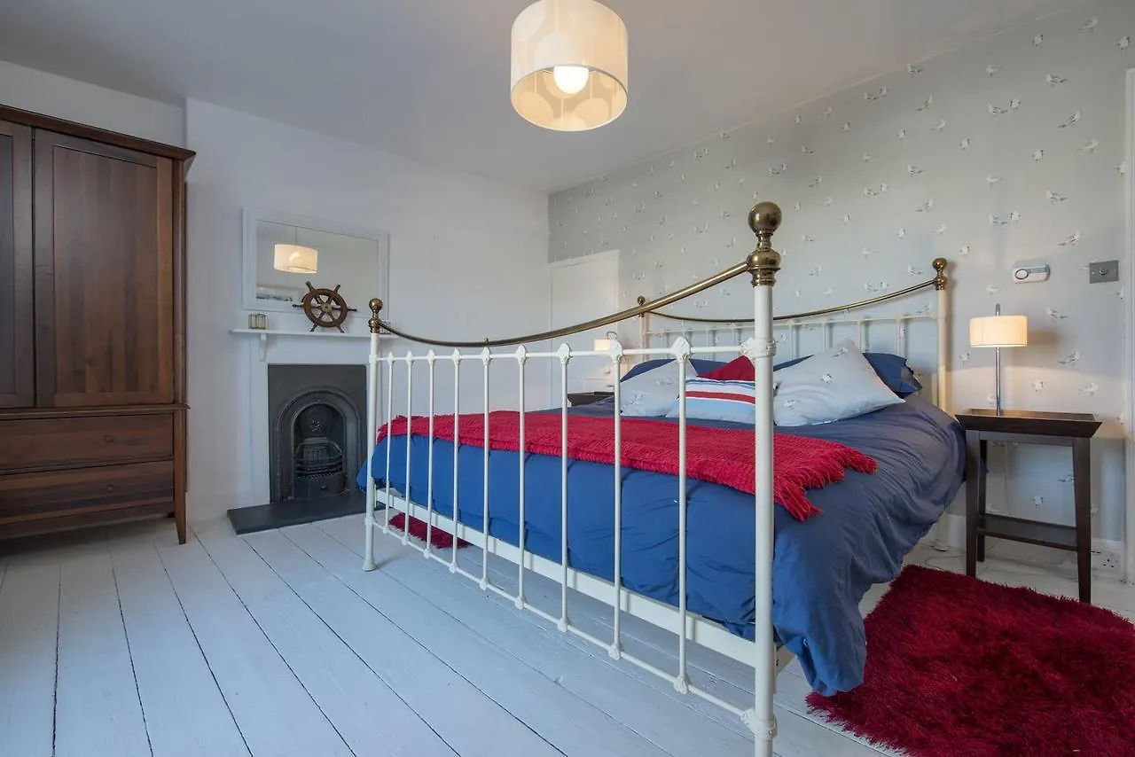 Regatta House Holiday home Dartmouth