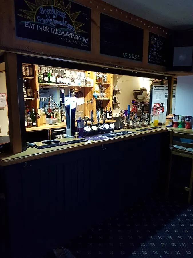 The Ship In Dock Couette-café