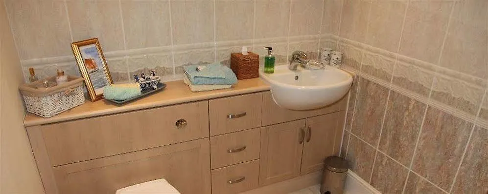 Appletree Court House 5* Dartmouth
