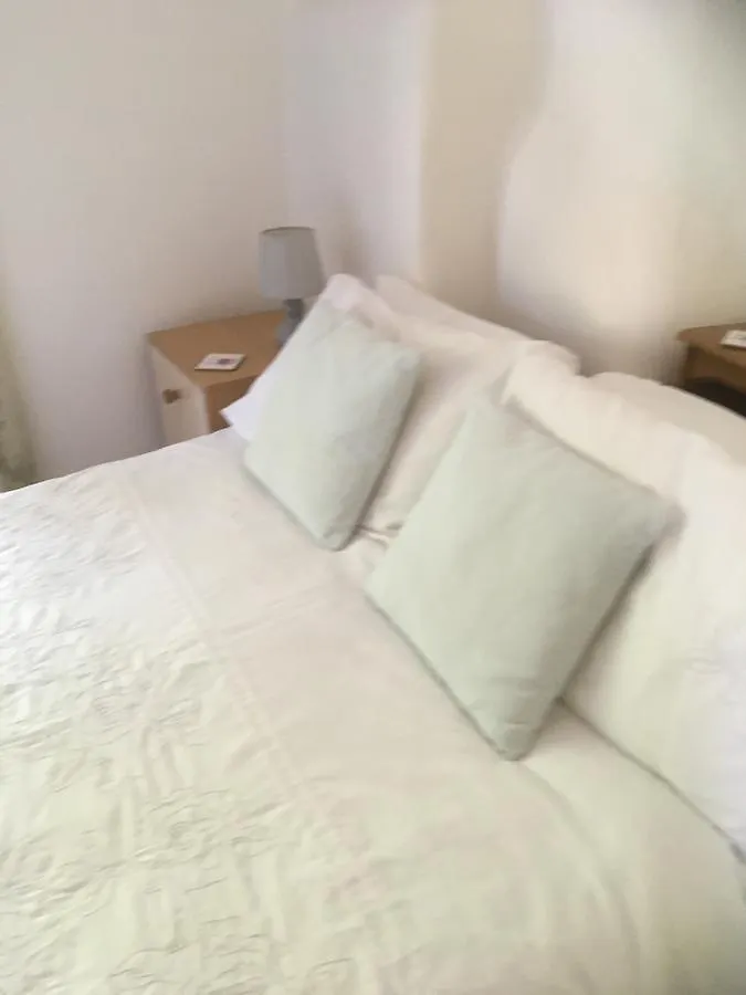 Cobberton Farmhouse 3*