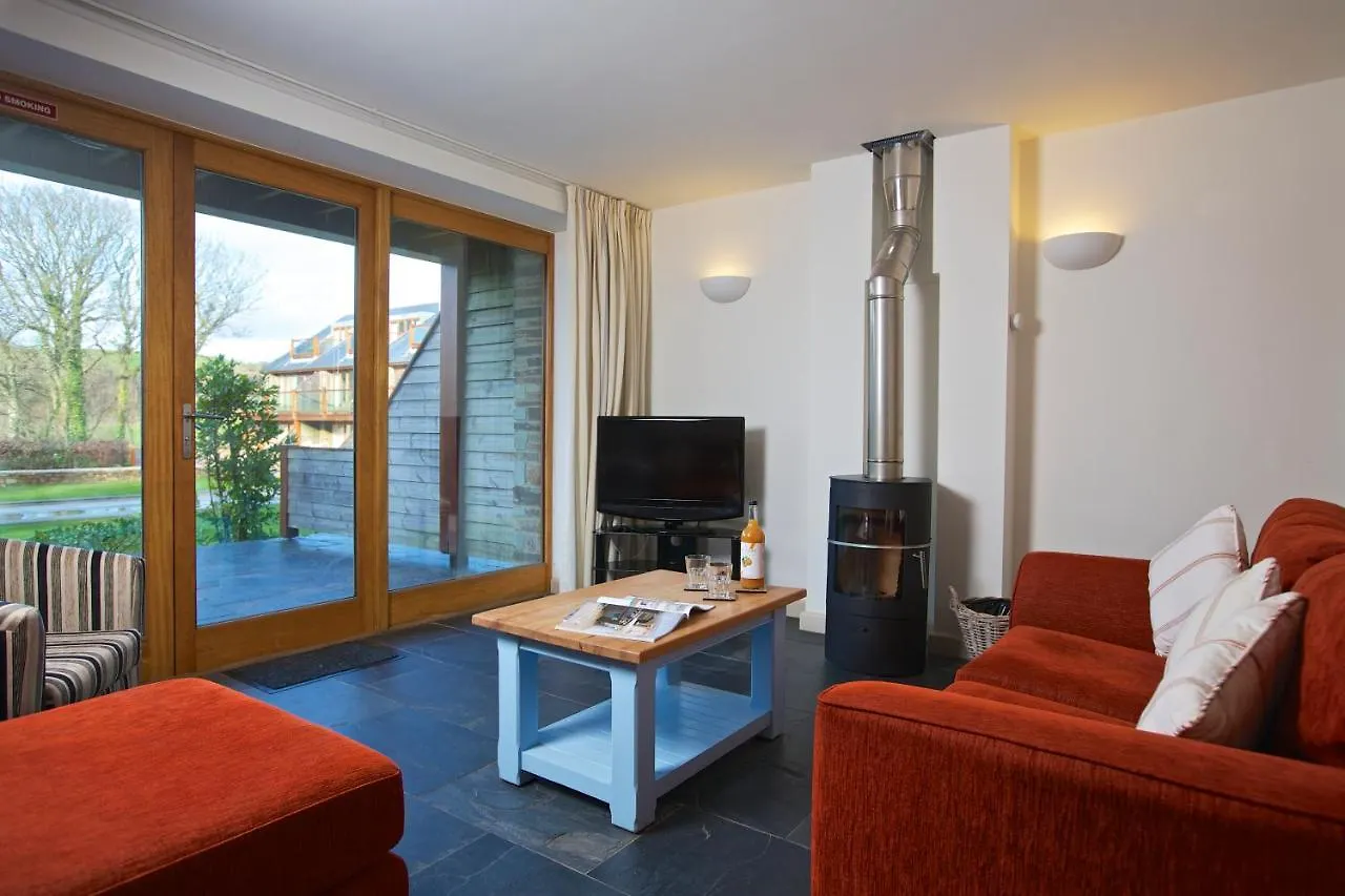 Dartmouth Green Lodges *