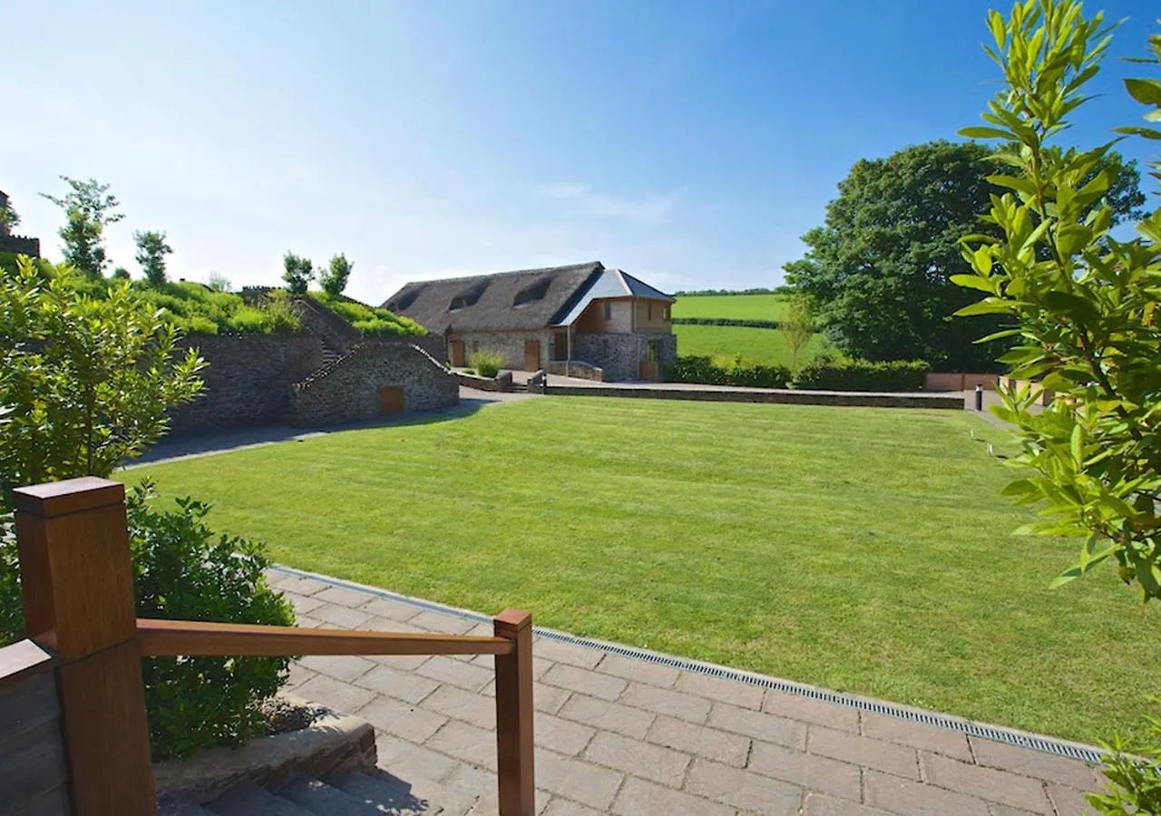 Lodge Dartmouth Green Lodges *