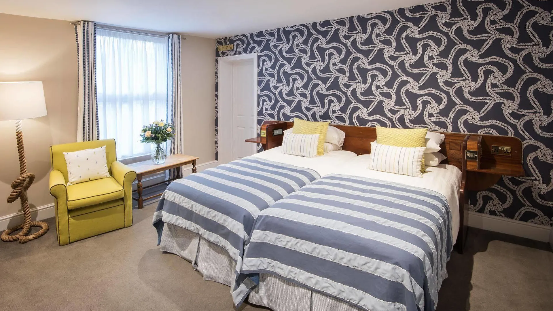 The Royal Castle Hotel 3*