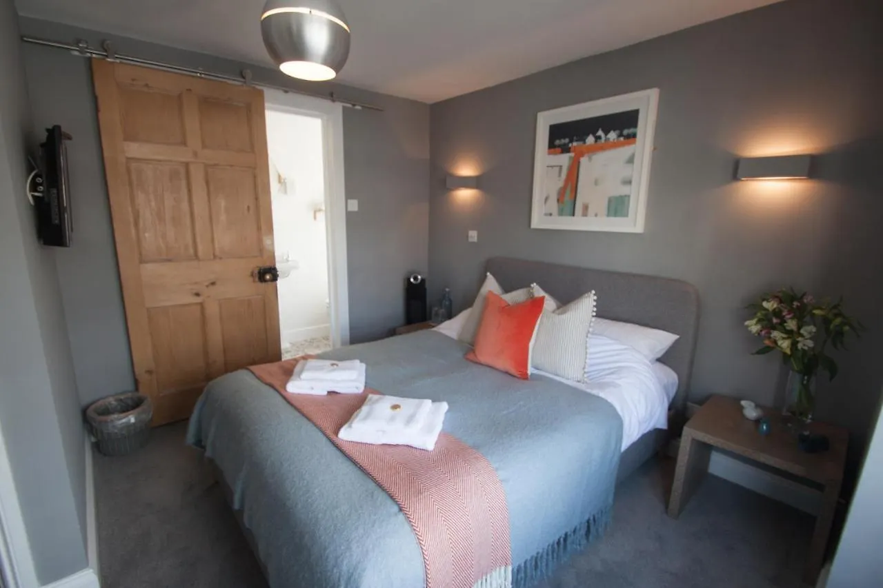 Penzion St Elmo House 4*