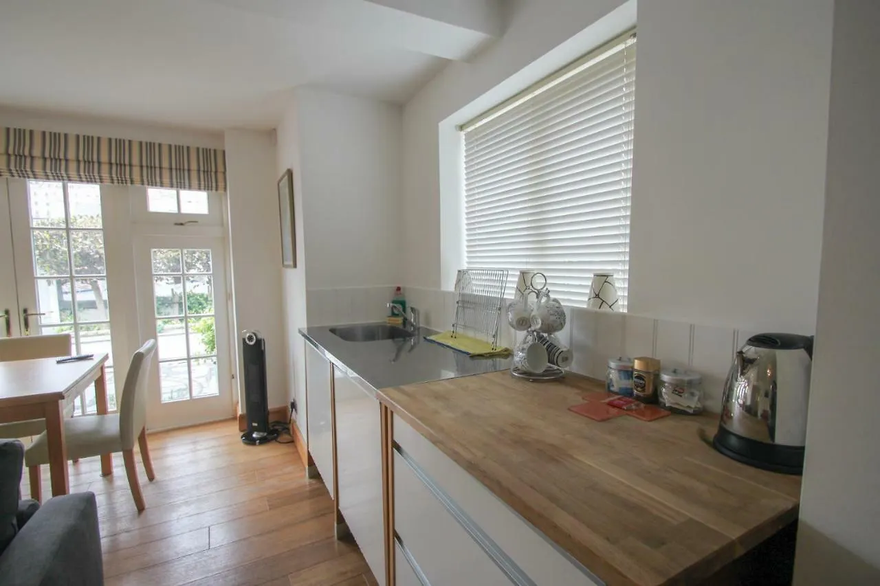 Apartmán Just B -town Centre, 2 X Double Bedroom With Smart Tv, Full Kitchen & Great 1400 Power Shower! St Elmo