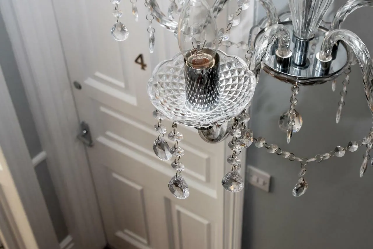 The Boutique B &b 2*