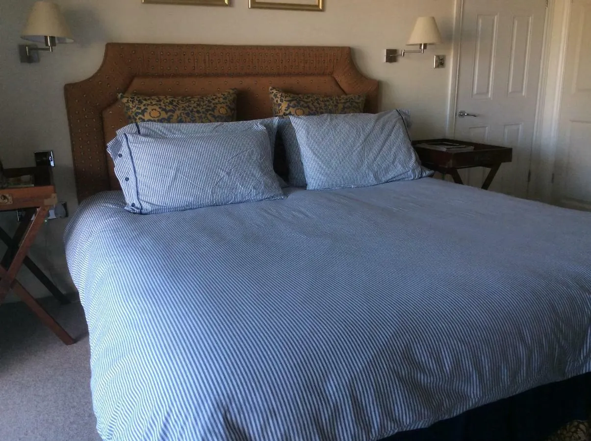 Bed & Breakfast Compass Rose *