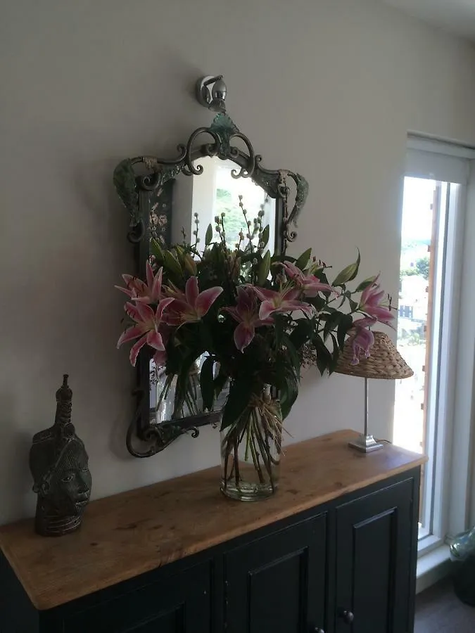Bed & Breakfast Compass Rose