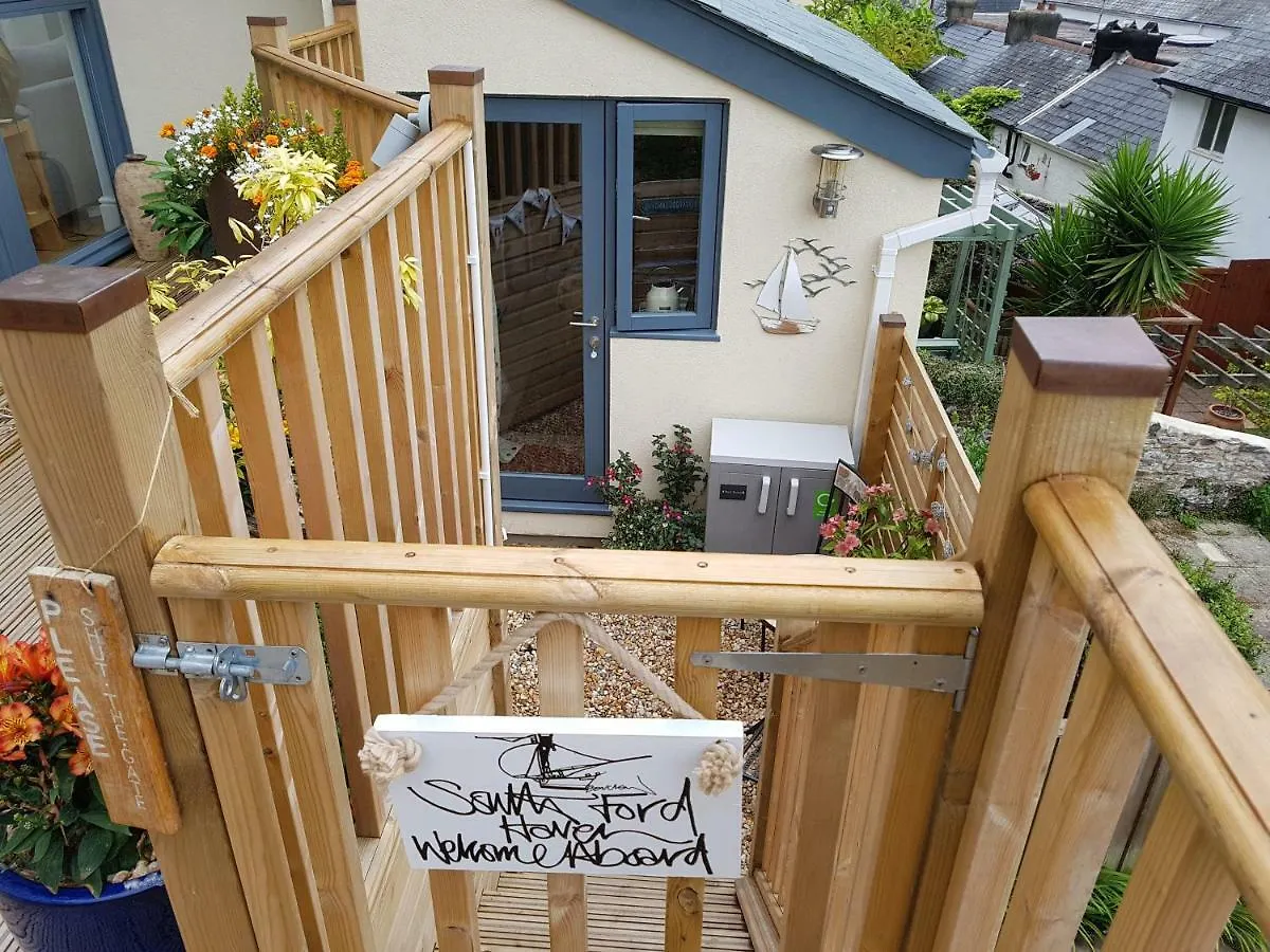 Homestay South Ford Haven Dartmouth