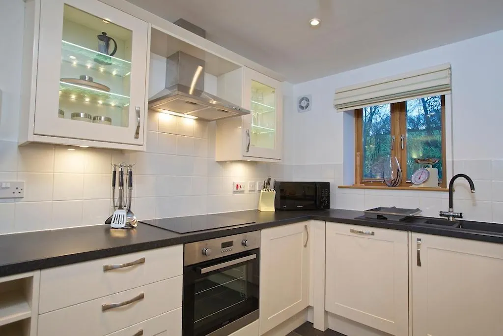 Lodge Dartmouth Green Lodges