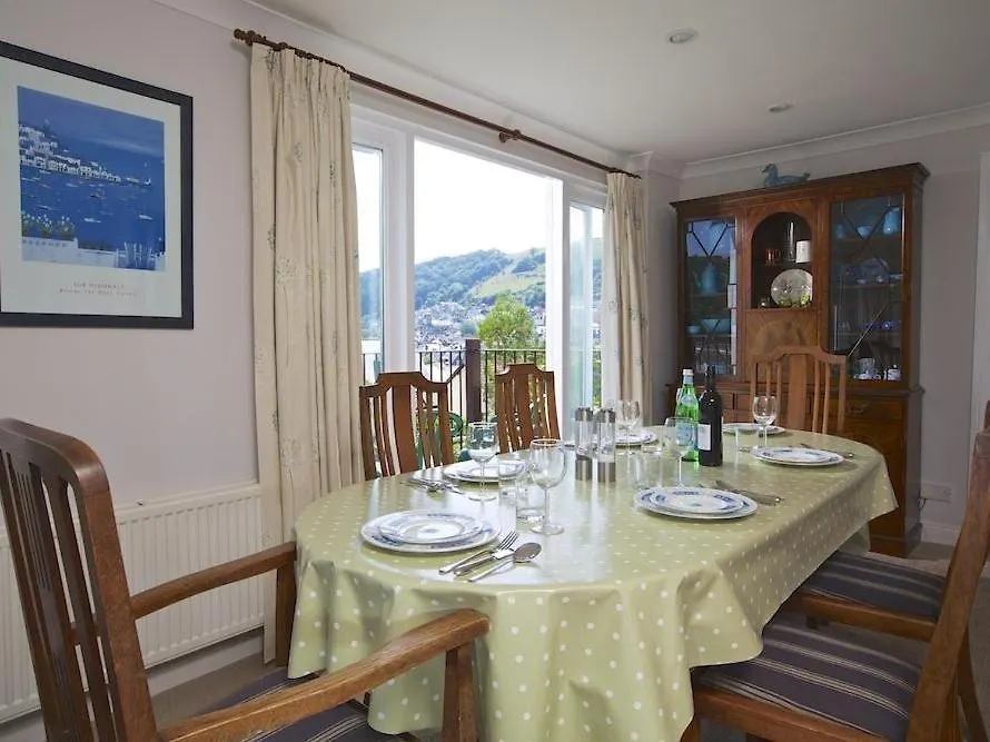 Moonrakers, Clarence Street Holiday home *