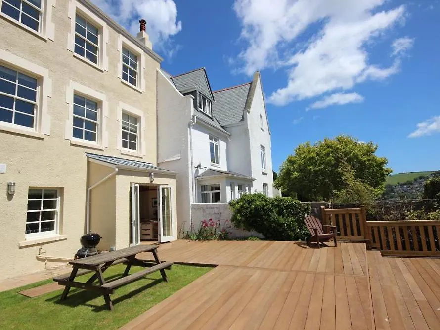 Holiday home Fairview House Dartmouth