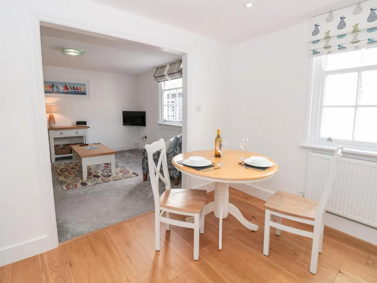 Apartment 2 22 Foss Street *