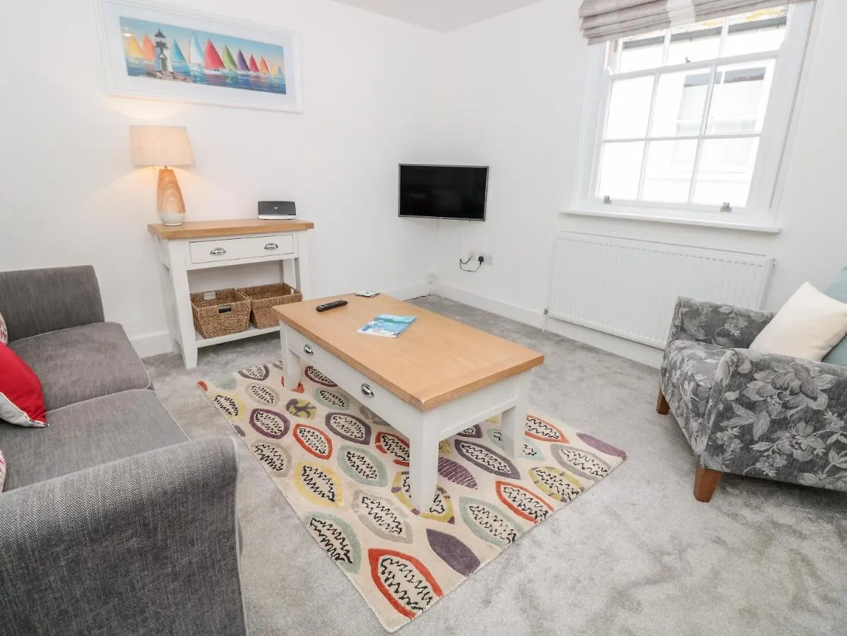 2 22 Foss Street Apartment