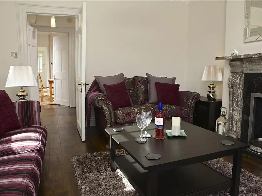 Holiday home Balmoral House *