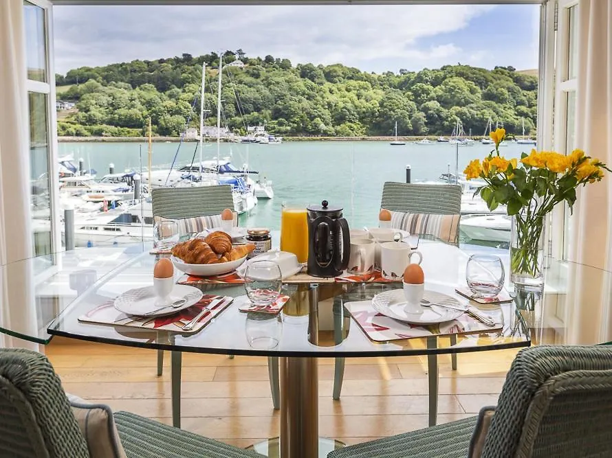 7 Dart Marina Apartment