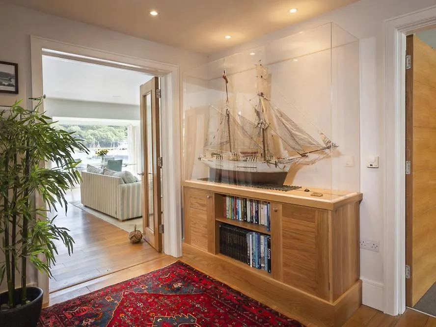 7 Dart Marina Apartment *